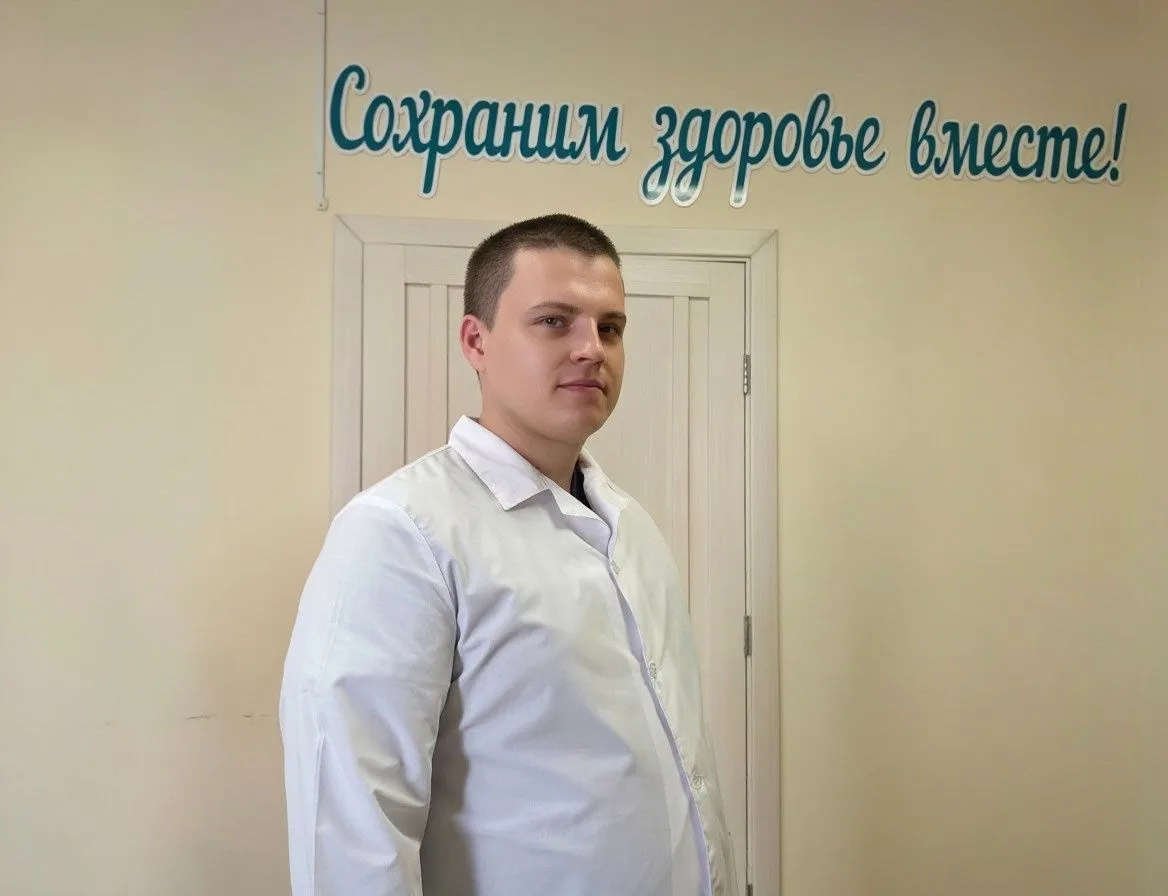Спасать жизни и быть рядом с семьей: история фельдшера, который выбрал тишину сибирской...