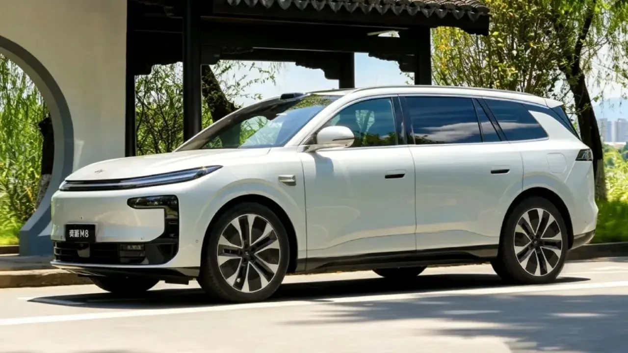 Кроссовер Dongfeng eπ (Yipai) M8 вышел на рынок Китая с диапазоном цен 179,8-219,8 тысячи юаней (2,0