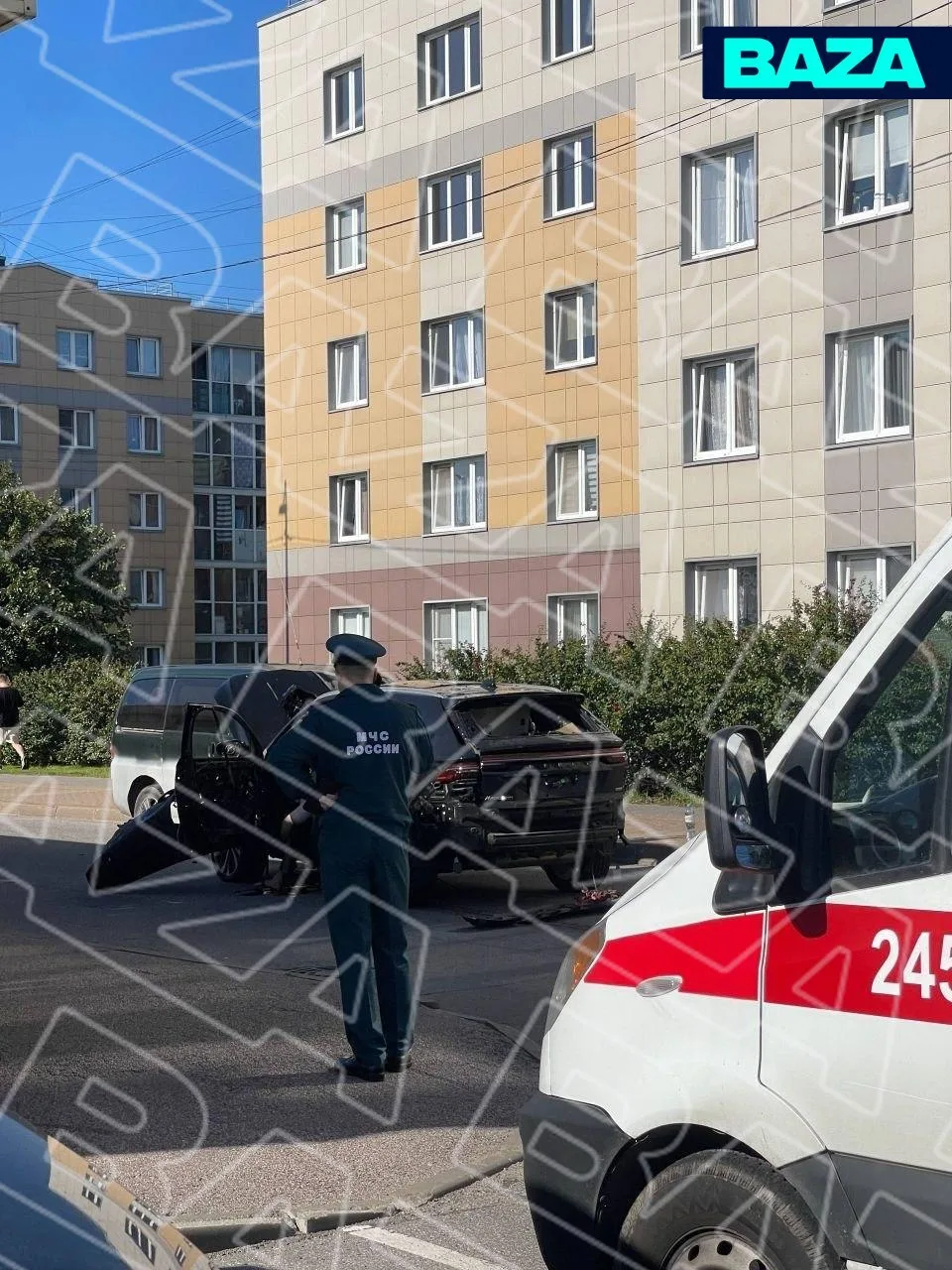 Взрыв автомобиля произошел в Санкт-Петербурге — водитель погиб.