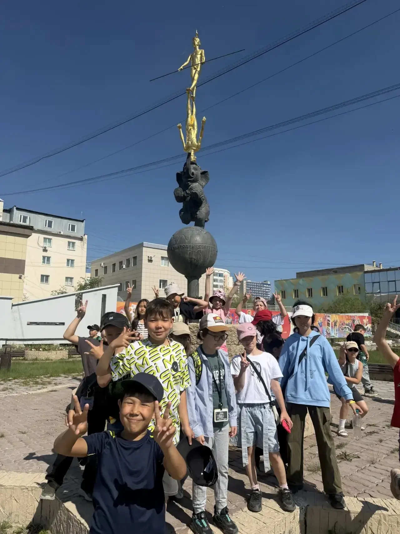 В лагере «Океан надежд» продолжает работу кружок «Памятные места моего края». Сегодня р...