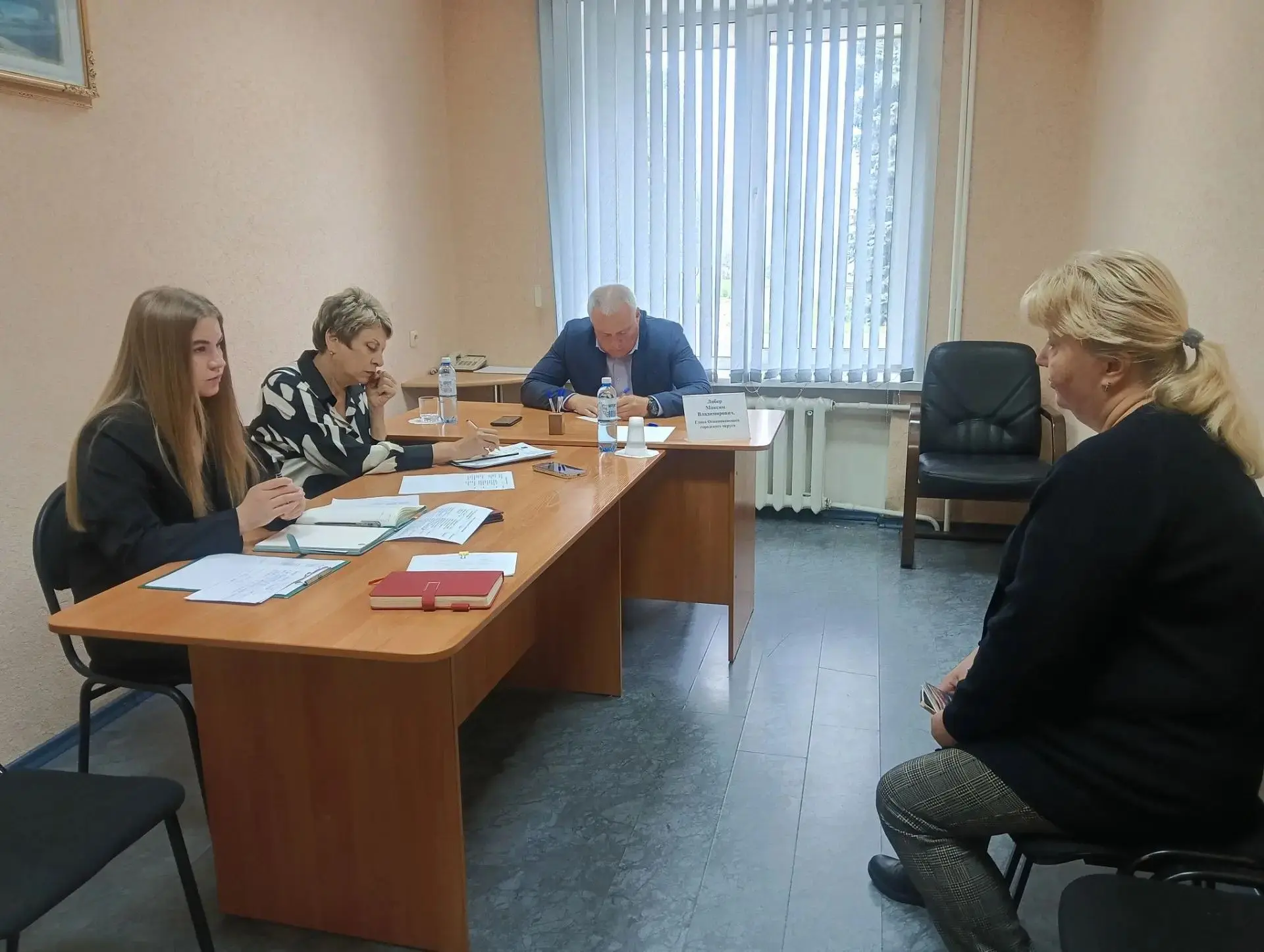 Сегодня провёл личный приём жителей Осинников.