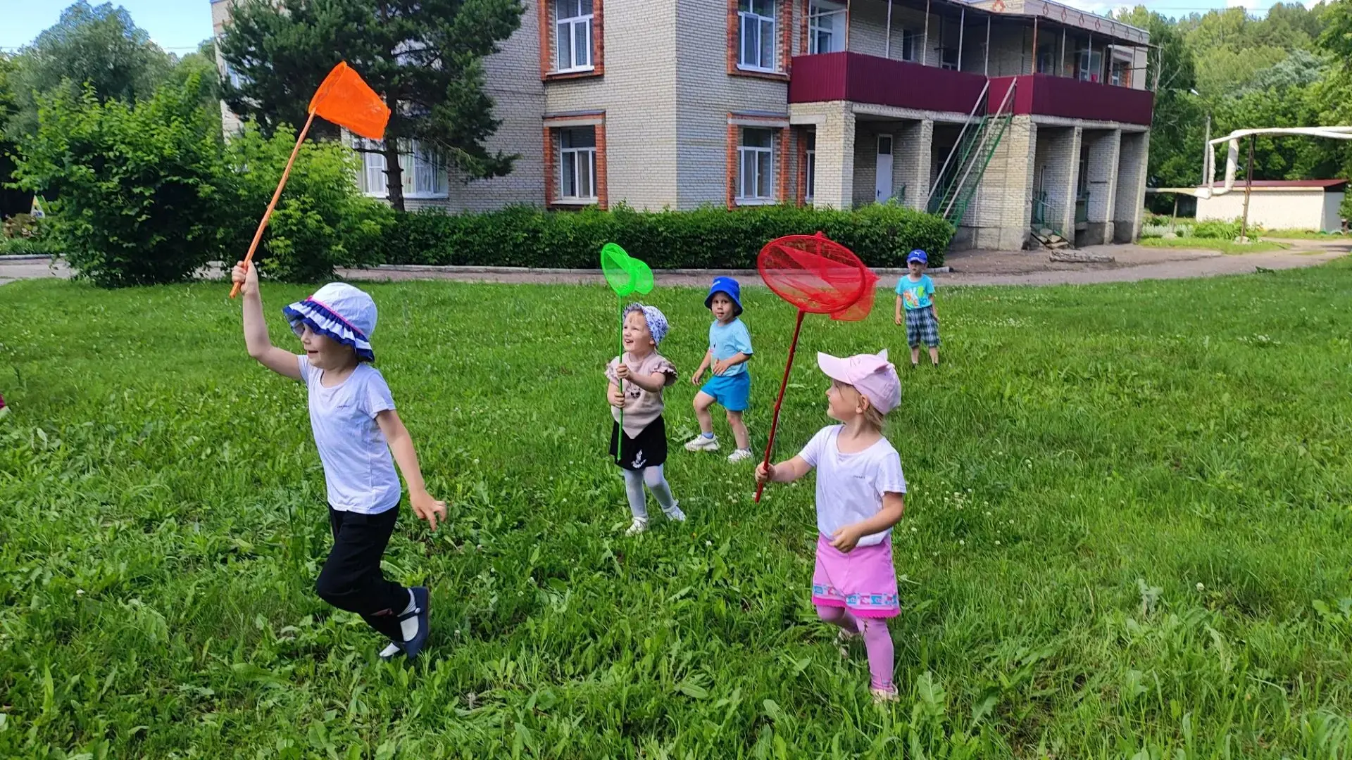 Волшебство на бумаге: как рисовали бабочек и изучали природу ☀

Воспитанники Кузнецкого филиала отпр