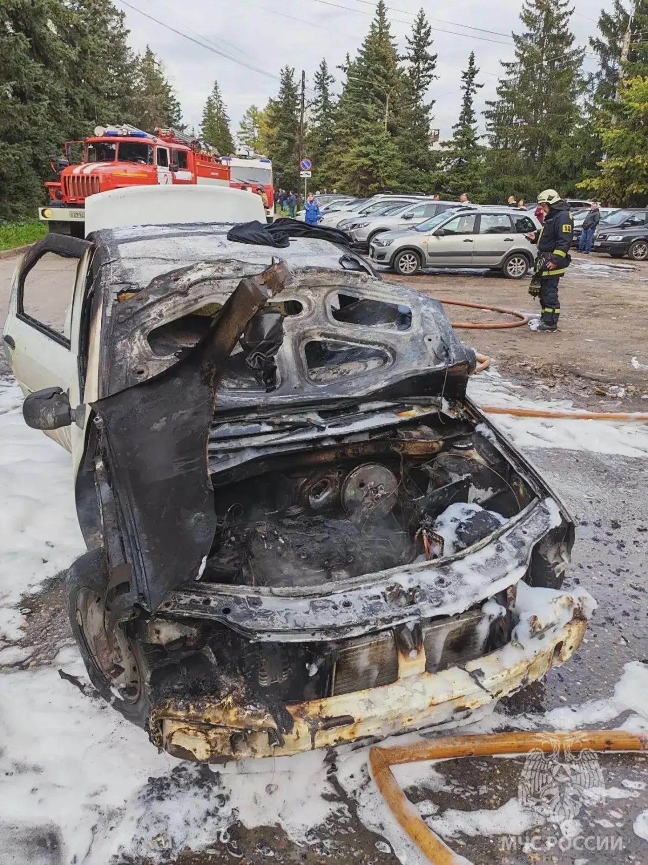 🚒 Горевший автомобиль потушен на набережной Гзени
