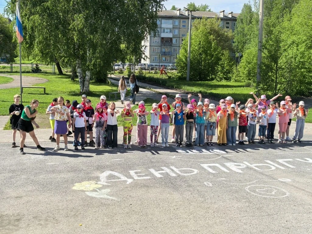 🚩 Третий день в лагере «Алые паруса» — эмоции зашкаливают! 🌞

Каждый день в нашем лагере — это нов