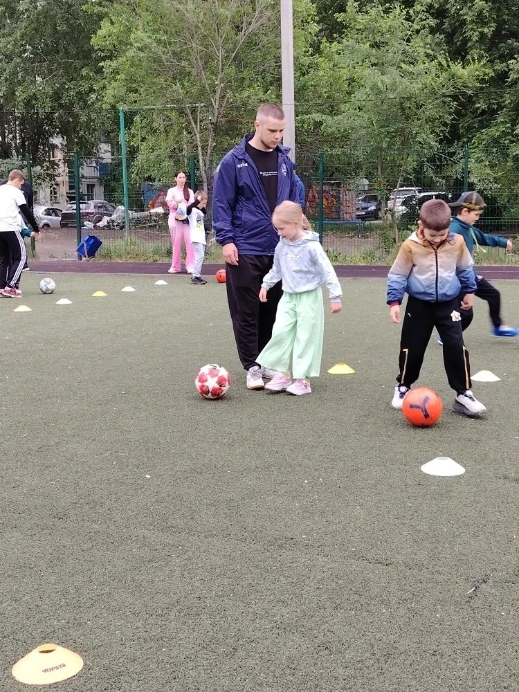 ☀️ ЛЕТНИЕ ТРЕНИРОВКИ ПО АДАПТИВНОМУ ФУТБОЛУ — НА УЛИЦЕ!

В летнее время продолжаем тренировки по ада