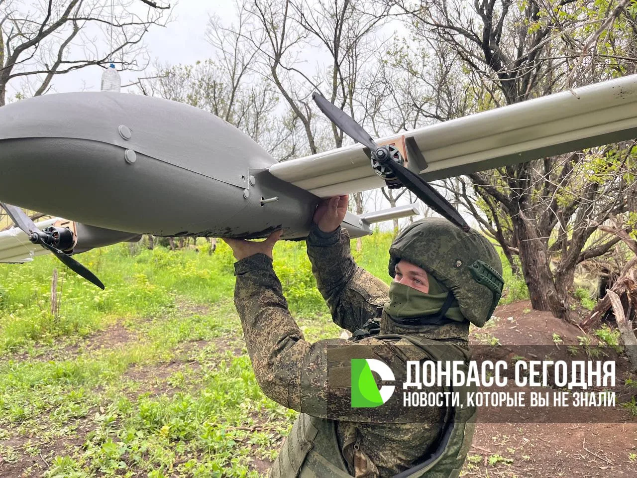 Белоусову показали новую систему управления дронами на фронте  Министр обороны России Андрей Белоусо