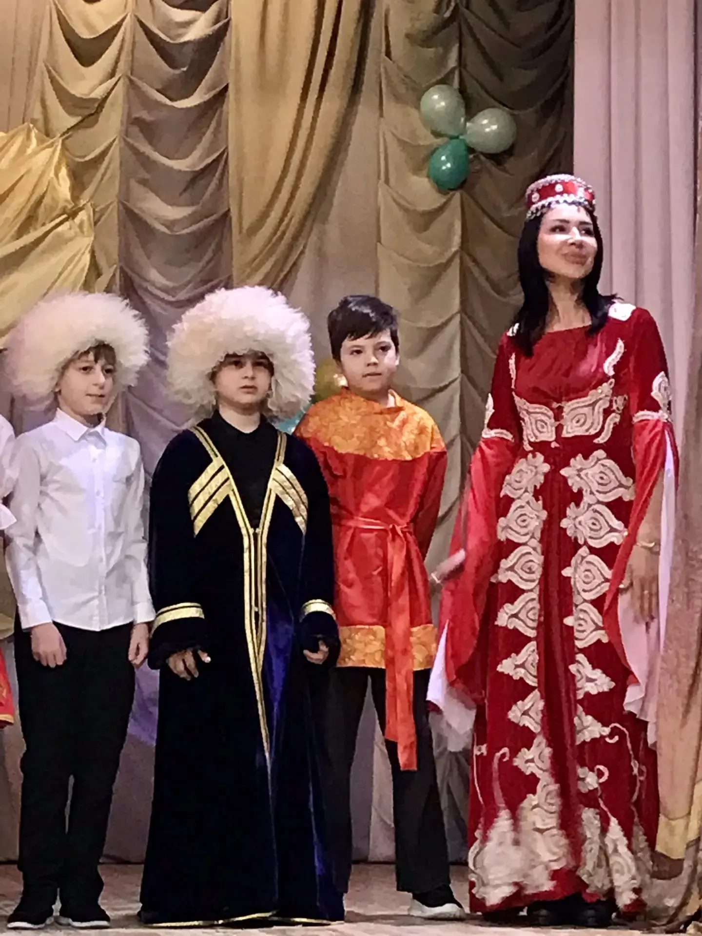 🔆💕🌈 Дружат дети! Дружбе быть!🌈 В нашей школе прошёл традиционный фестиваль дружбы!  ‼️Дан старт Году