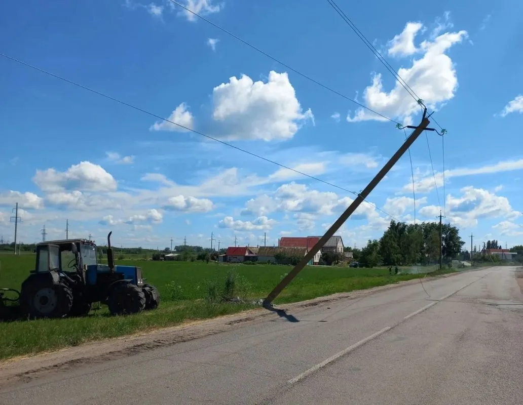 ⚡️ Водители повредили более 40 опор ЛЭП в Воронежской области с начала года