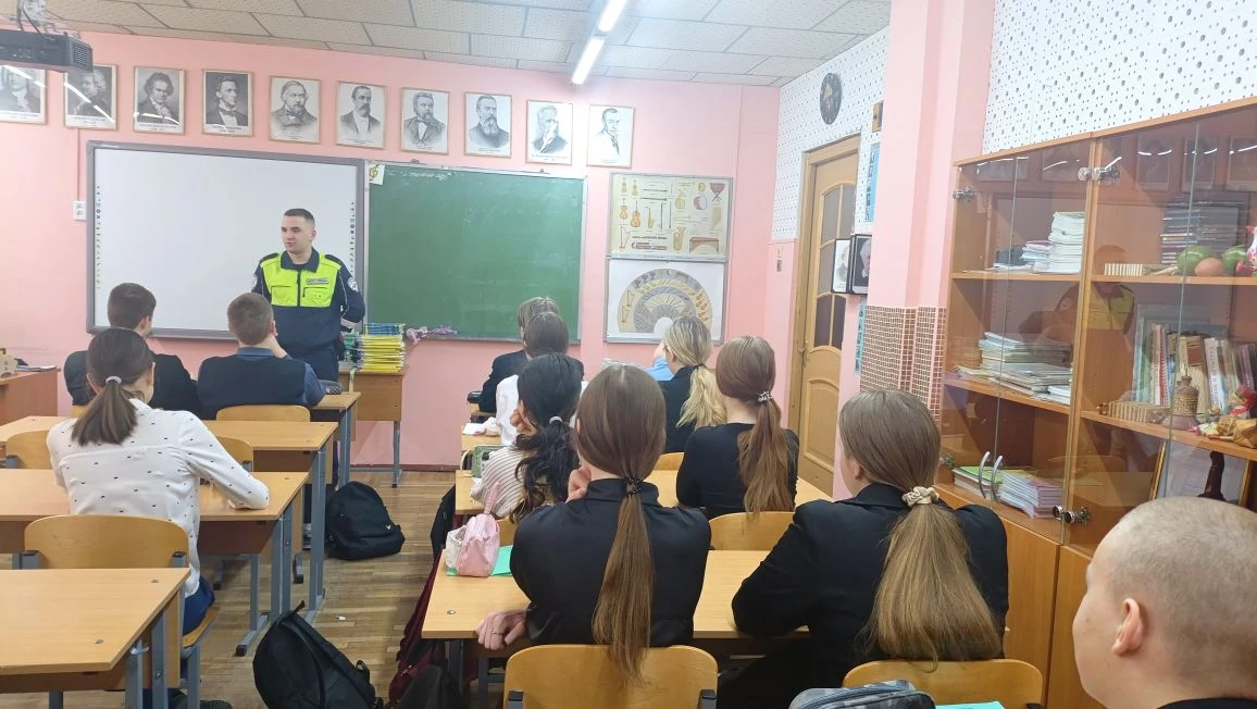 🚦 Каникулы, весна, самокаты и скрытые опасности: о чем говорили с инспектором?  На этой неделе в Лиц