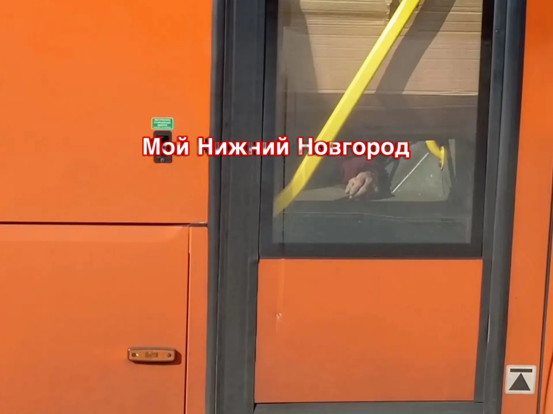 Нам пишут: «В районе остановки Мыза в автобусе №29 скончался пассажир. Полиция уже на м...