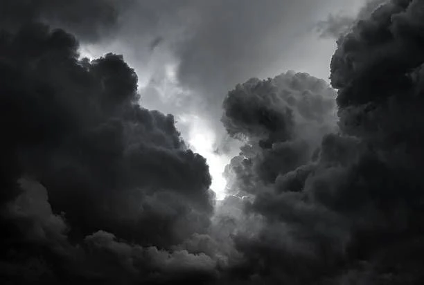 🌩😬🌧Рабочая неделя начинается со штормовой погоды   Во вторник жителей региона ожидает пасмурная и до