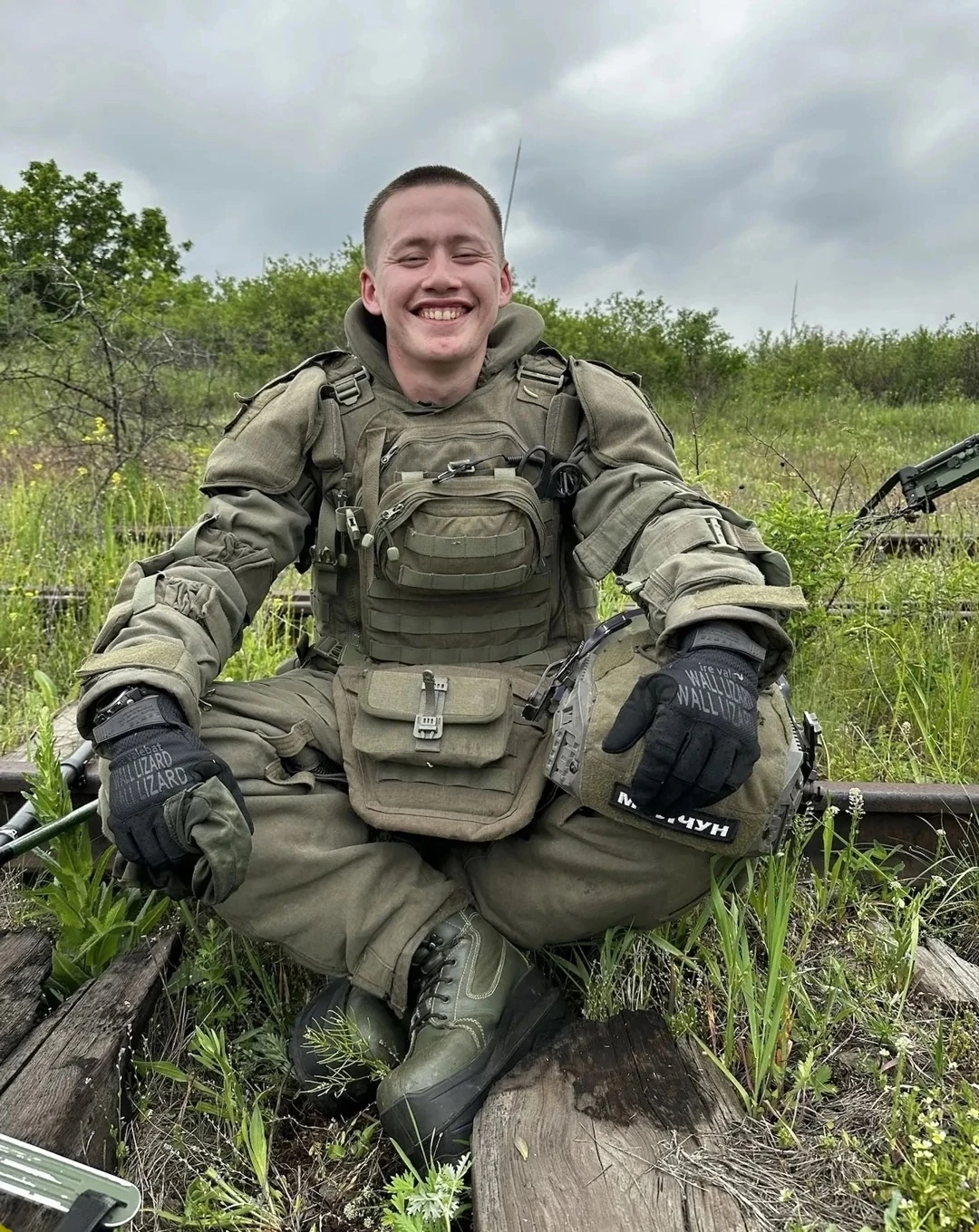 Когда после смены живой, целый и в кадре. Лучшая улыбка 🙏