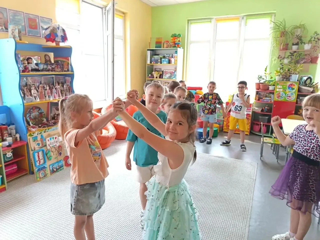 Сегодня в нашей старшей группе „Умнички“ прошла настоящая встреча с народной культурой, с фольклорны