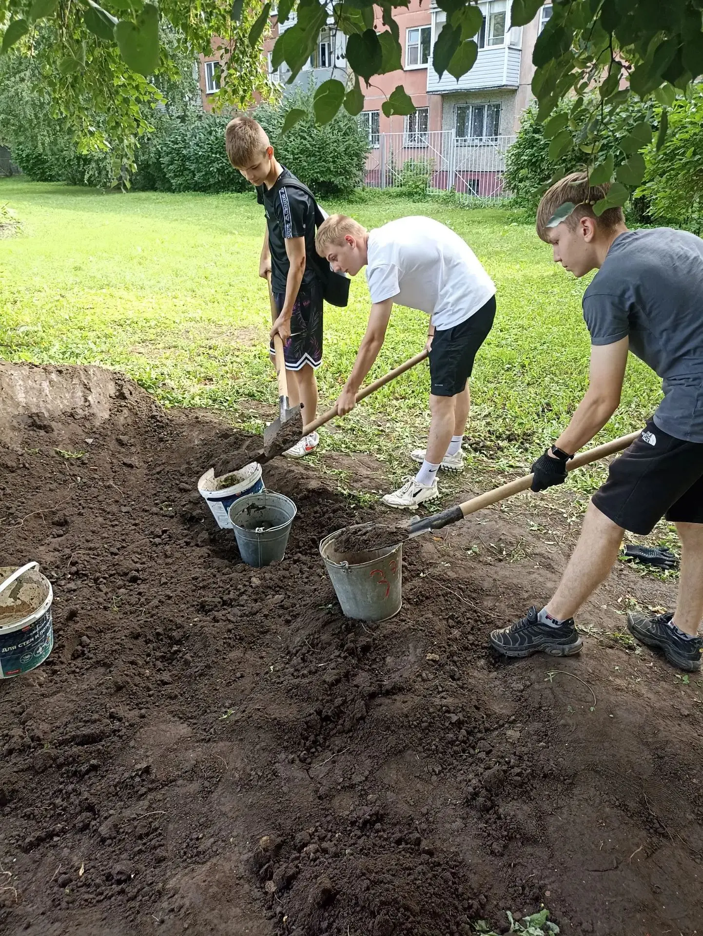 🏫 Трудовые будни в нашей школе: готовим школу к новому учебному году! 
🏫С 3 по 7 августа в нашей ш