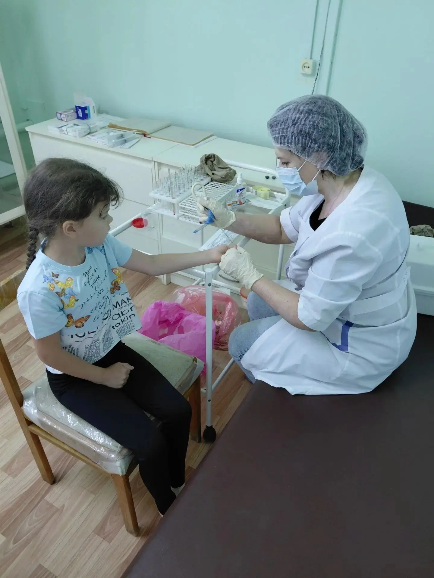 🚑 Выездная поликлиника снова в пути!

На этот раз специалисты нашего детского отделения принимали ю
