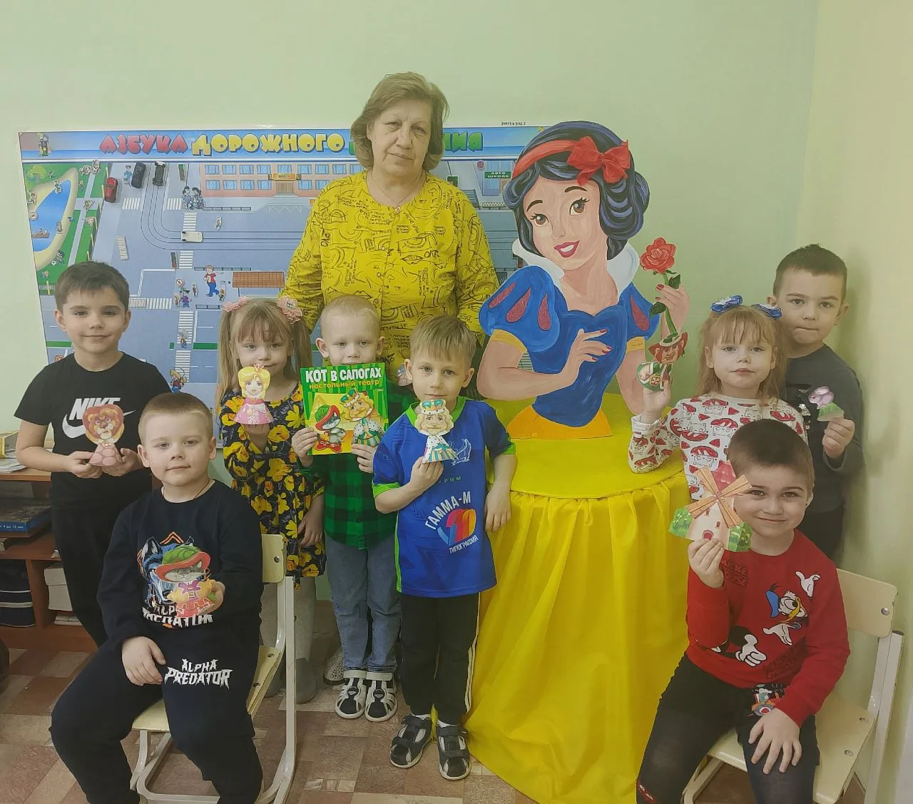 В рамках тематической недели, посвящённой сказкам, в нашей группе "Ромашка" была органи...