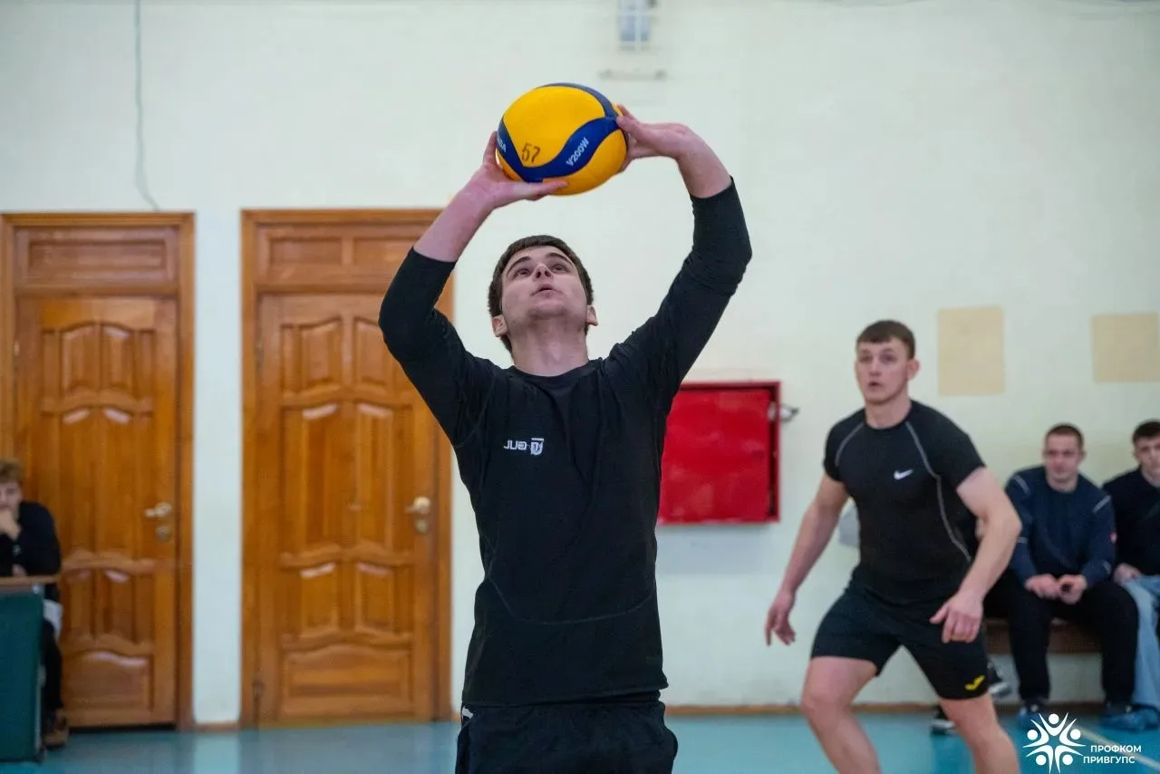 🏐 26 февраля в спортивном комплексе университета прошли ежегодные соревнования по волейболу в рамках