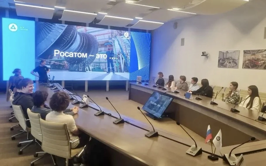 Про атомную промышленность ⚛️  🔥 В пятницу ученики 8 класса «А» вместе с классным руководителем Арте