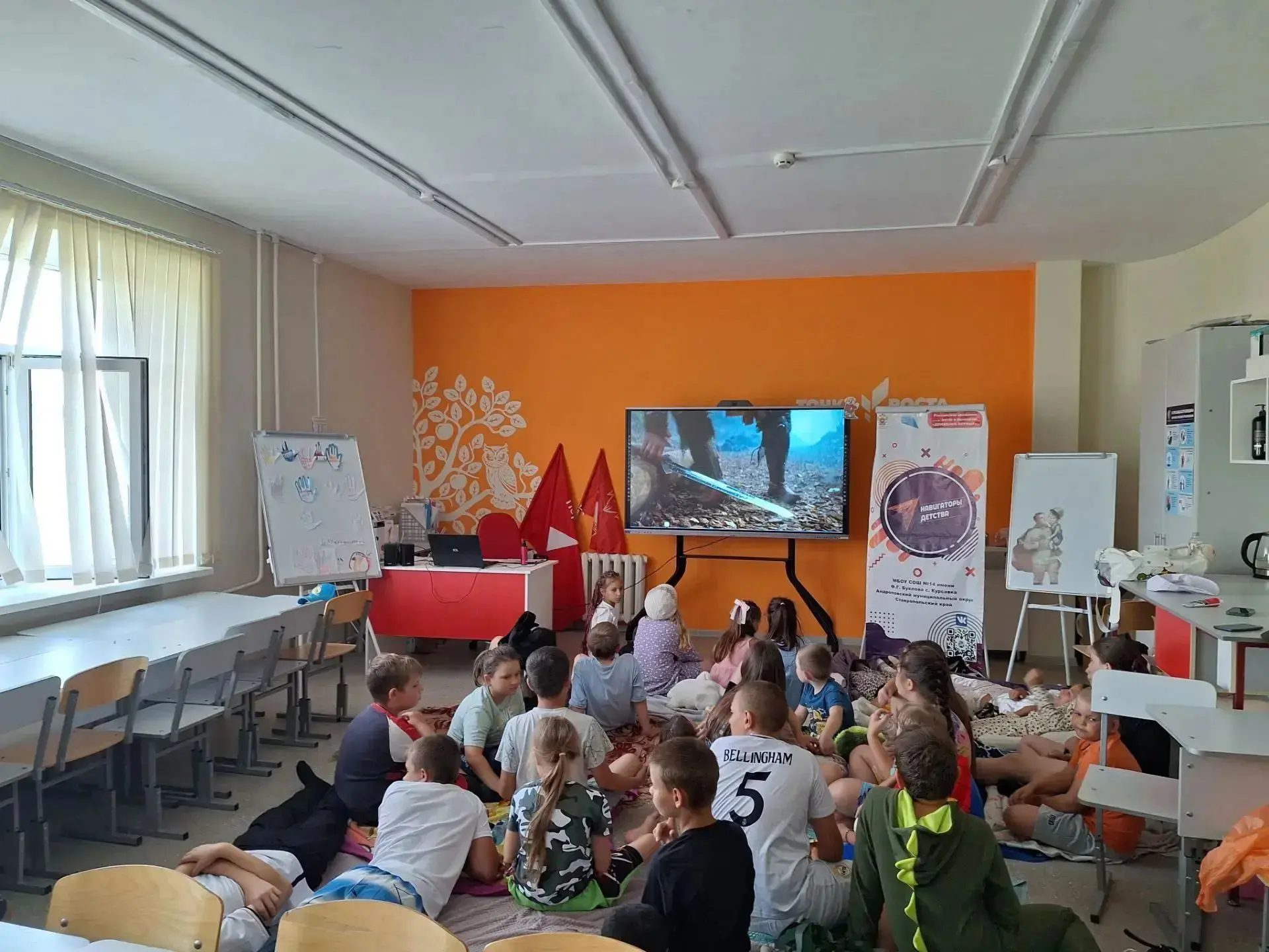 Семейный день в лагере: от зарядки до пижамной вечеринки! ☀️🏕️

Сегодняшний день у нас прошёл невер