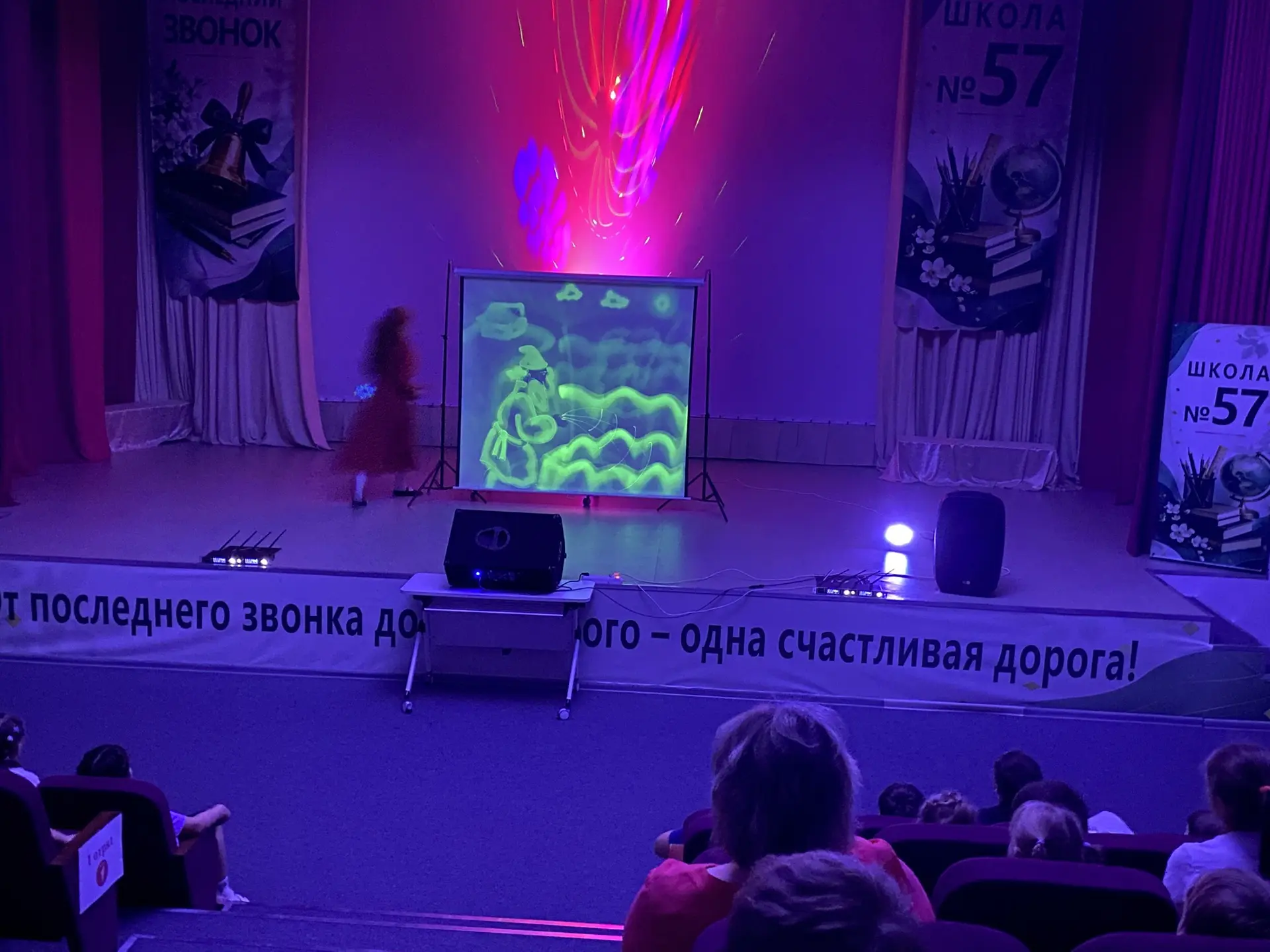 Сегодня в лагере «Время Первых» прошёл настоящий Пушкинский день! 🎭📚

Наши ребята с головой погруз