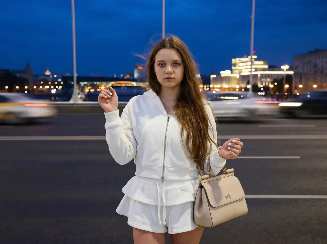 ночная прогулка по городу — и настроение совсем другое 🌃