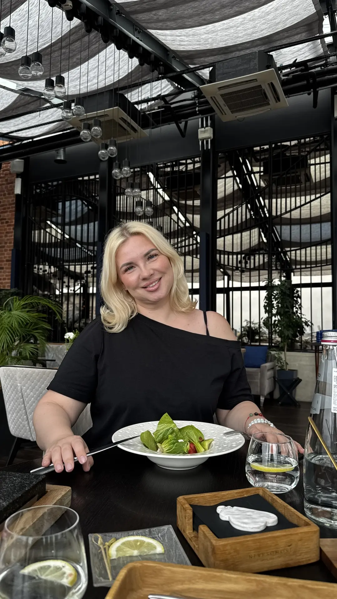 Что делать в Санкт-Петербурге ? 

Гулять, вкусно есть, наслаждаться