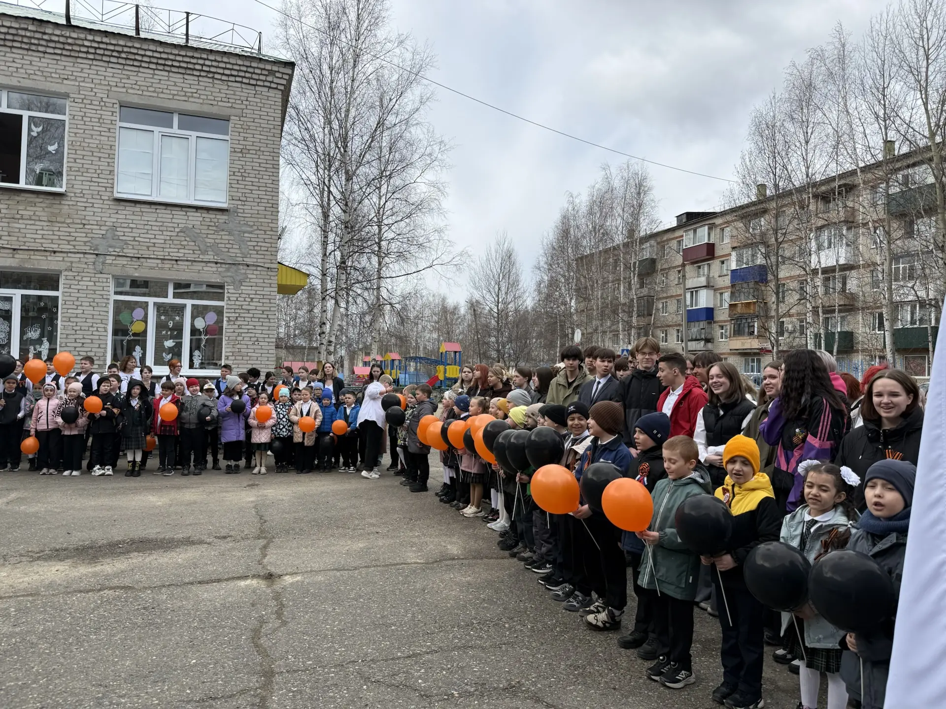 #Про_ДеньПобеды  Сегодня, на территории д/с «Солнышко»,  для наших учеников была проведена торжестве