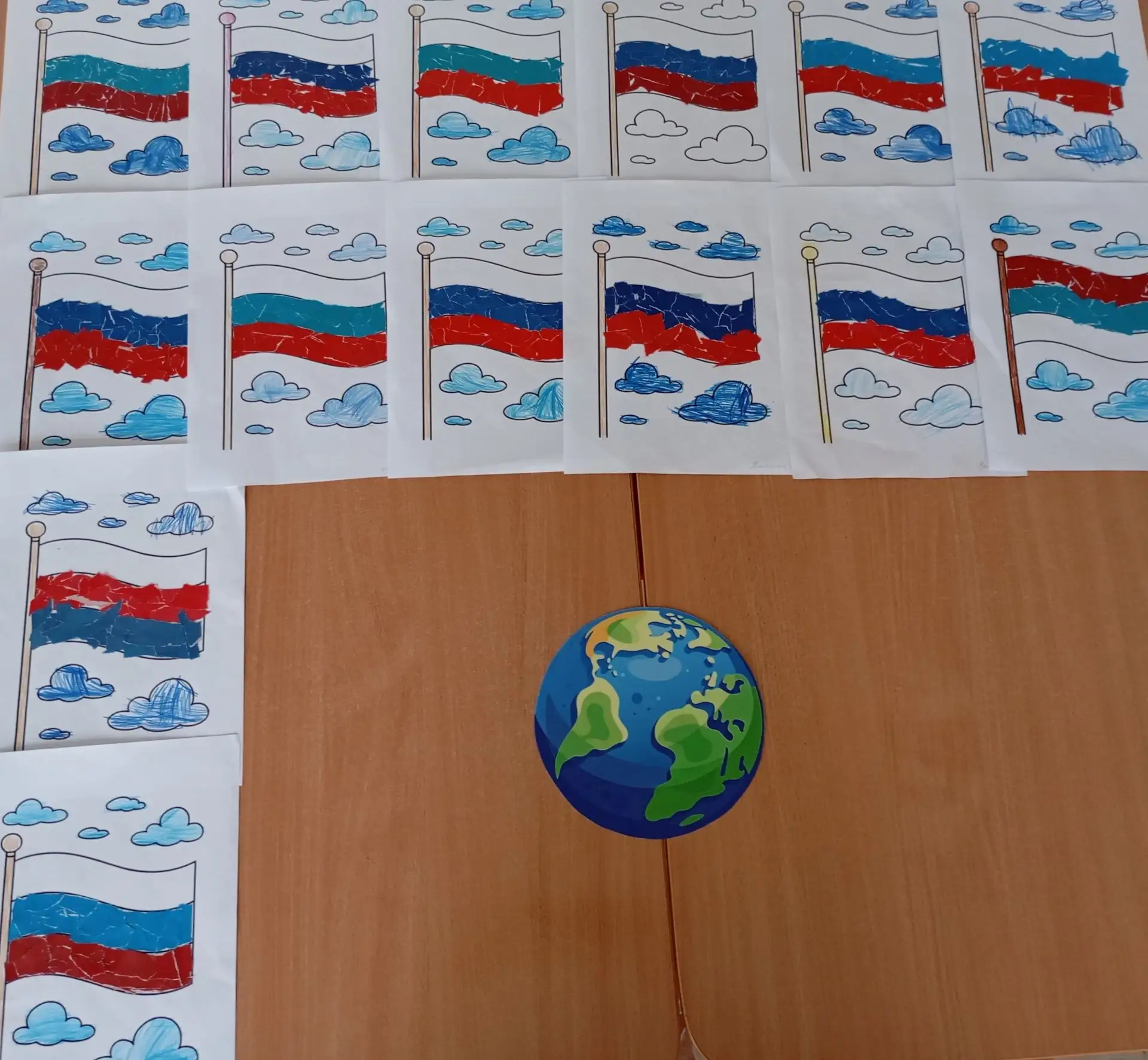 22 августа наша страна отмечает День государственного флага!