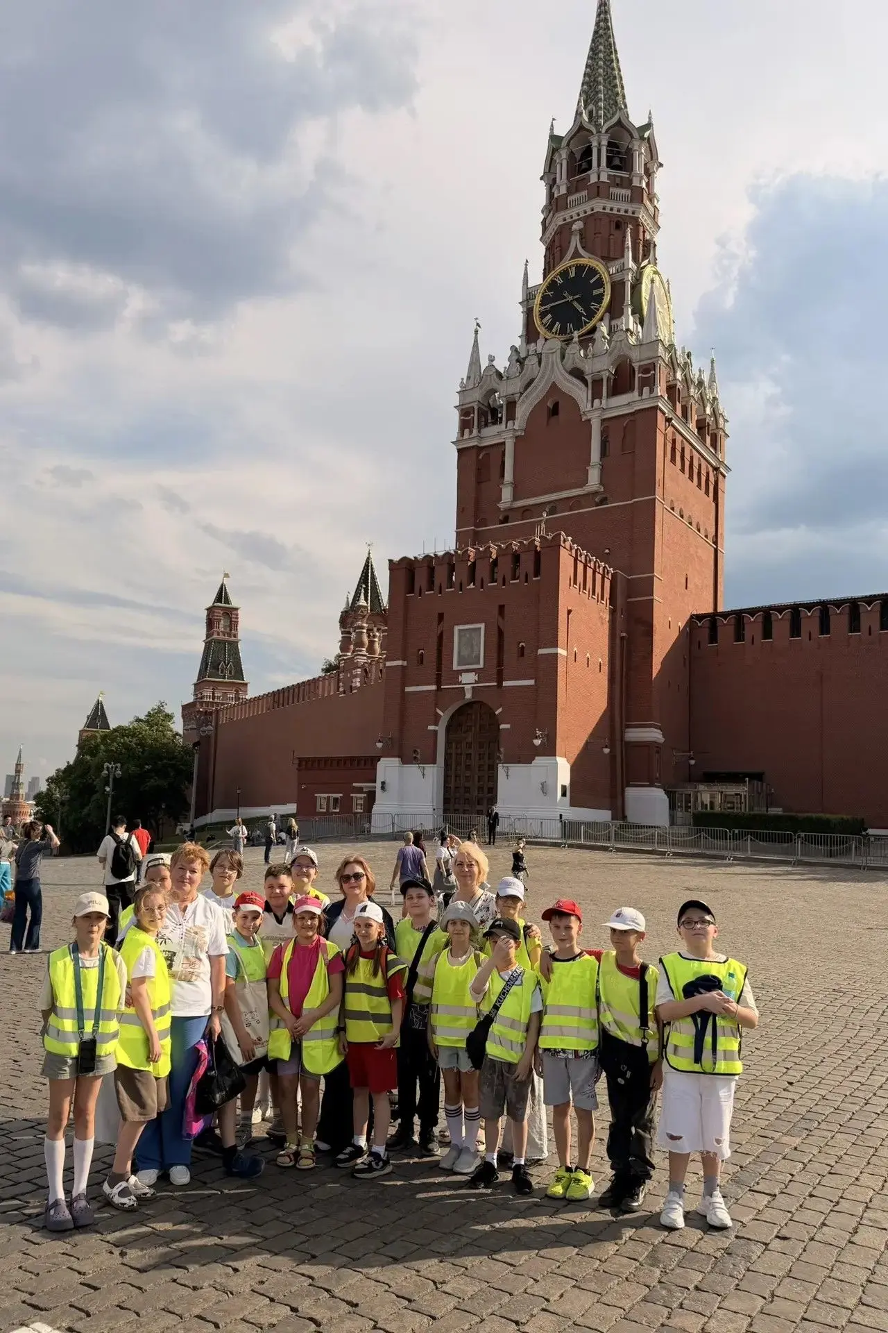 🏛️ Экскурсия по Красной площади — лучшее завершение учебного года!  📚 Вот и подошёл к концу ещё один
