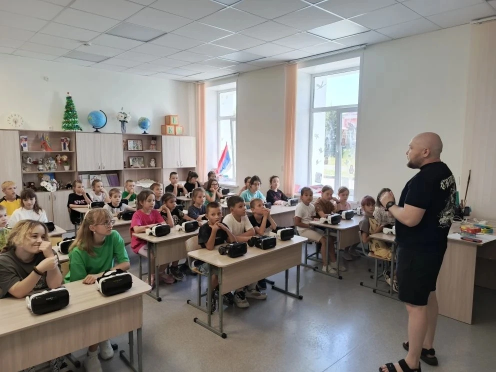 💥Сегодня в лагере дневного пребывания @ (МБОУ "СОШ 1 п. Переволоцкий") царила невероятная жара! Пок