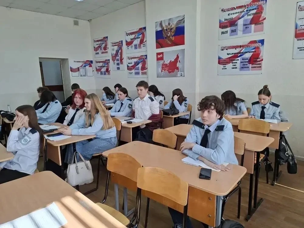 В течении месяца со студентами первого курса преподаватели проводили профилактические беседы на тему
