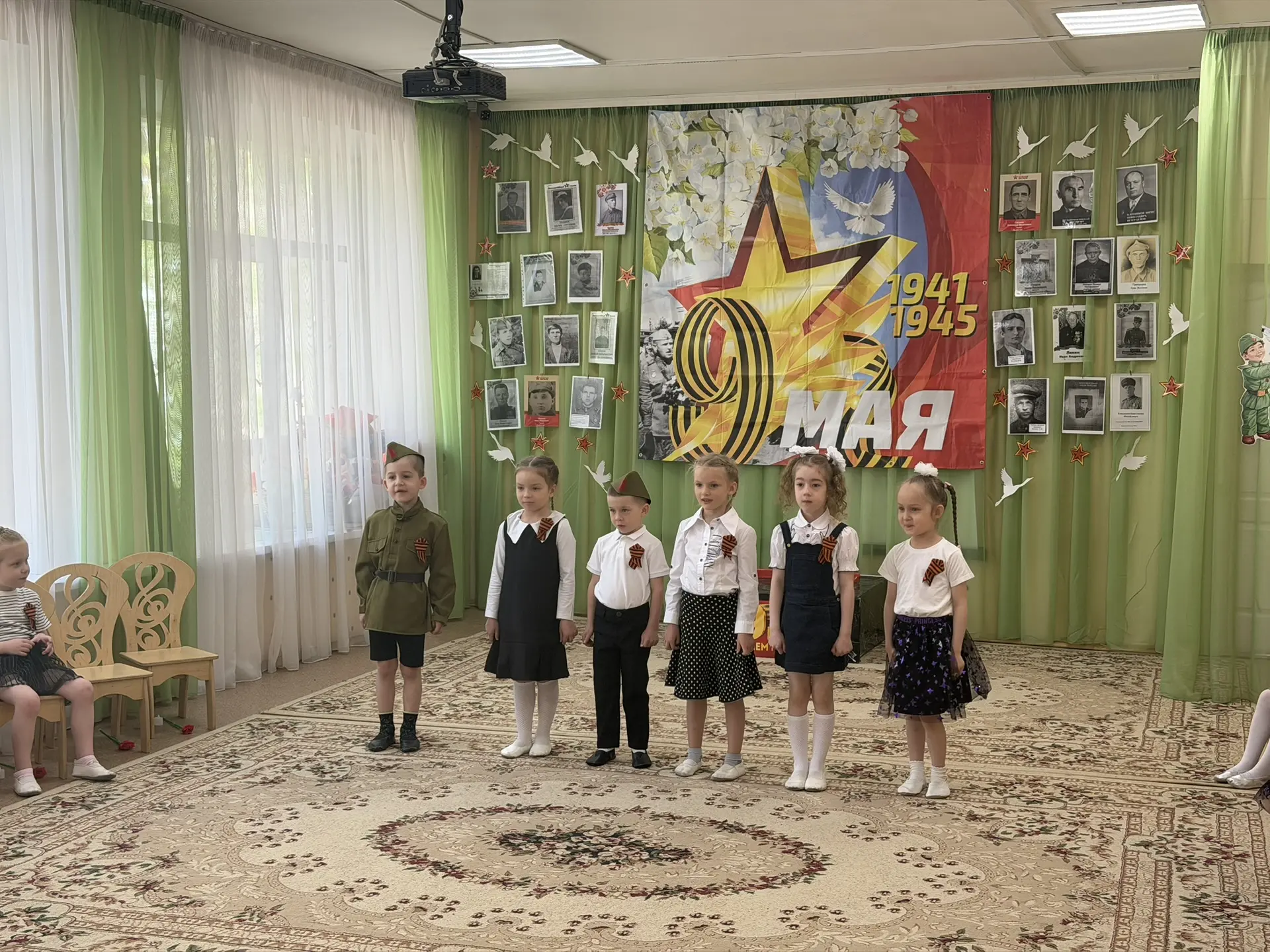 Сегодня в группе «Берёзки» прошёл трогательный утренник, посвящённый Дню Победы!
