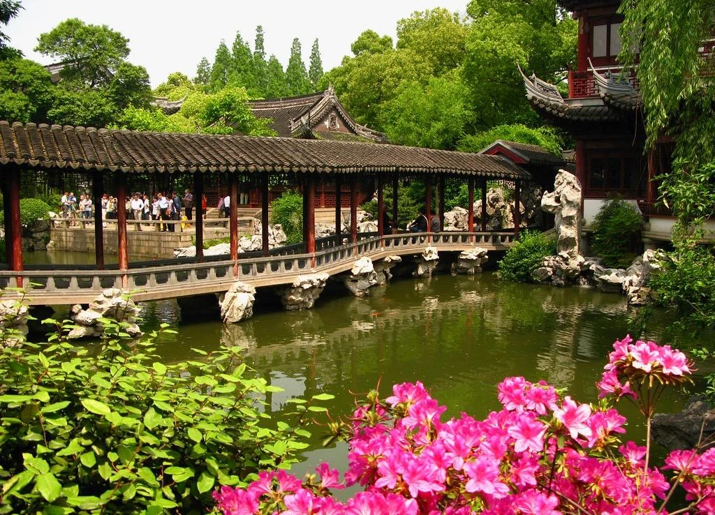Сад Юй Юань в Шанхае, Китай 🇨🇳  🔹 Сад Юй Юань - парк площадью 4 га в историческом центре Шанхая, осн