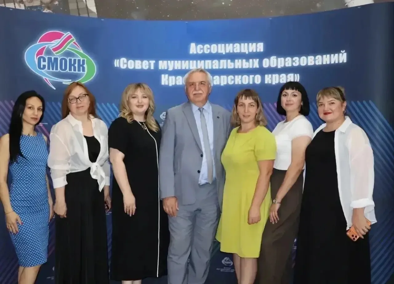 Молодые депутаты района перенимают передовой опыт на краевом обучающем семинаре в Тихорецке

В город