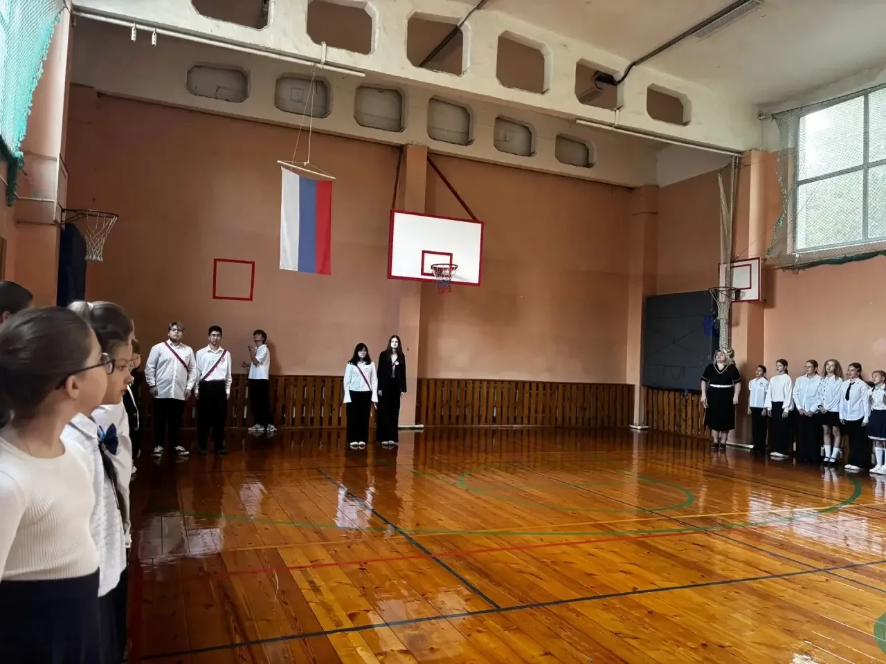 ✅7 сентября в МОУ Радужненской СОШ состоялась торжественная церемония поднятия государс...