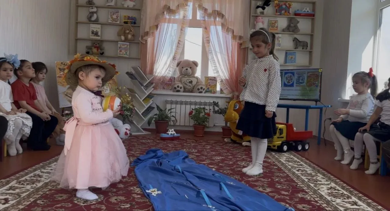 Продолжаются литературно-просветительские мероприятия «Громкие чтения», разработанные п...