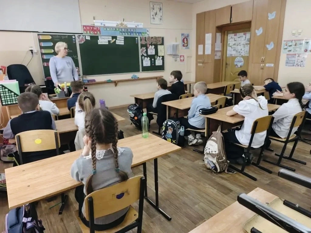 🕊️Мастер-класс Победы🕊️  Нас посетили представители Мемориала "В честь героев Курской Битвы" – Ольга