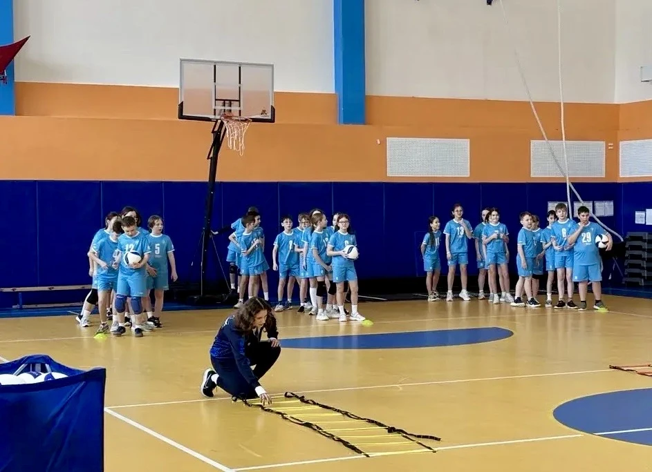 🏐 В нашей гимназии зажигали звезды волейбола! 🔥  Друзья, у нас потрясающая новость! В стенах гимнази