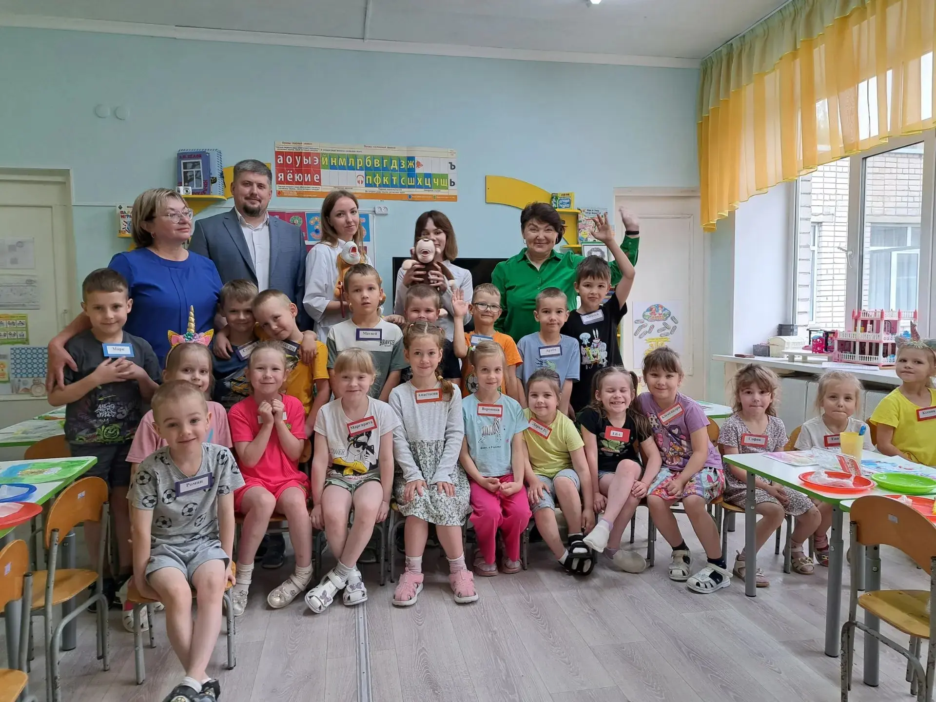Сегодня ребята из групп "Почемучки" и "Затейники" участвовали во втором занятии  региональной програ