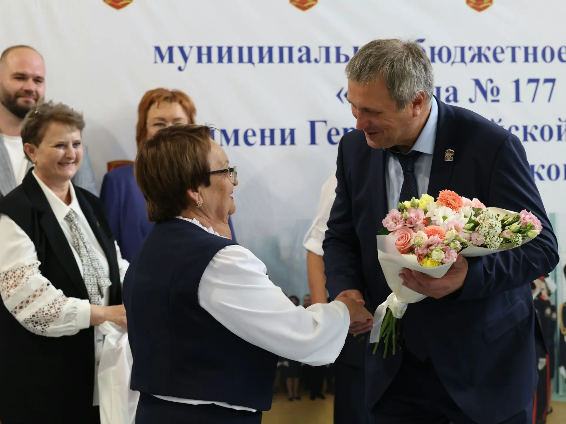 Вместе с архиереем Русской православной церкви, митрополитом Самарским и Новокуйбышевск...