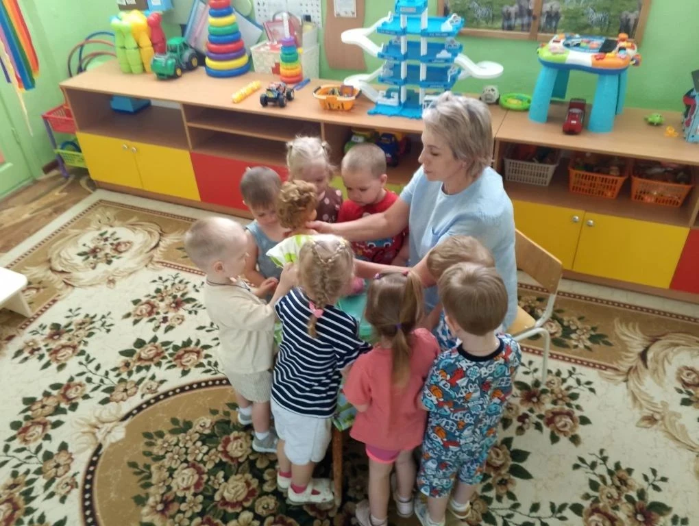 Сегодня в группе раннего возраста прошло занятие по развитию речи. Тема "Купание куклы ...