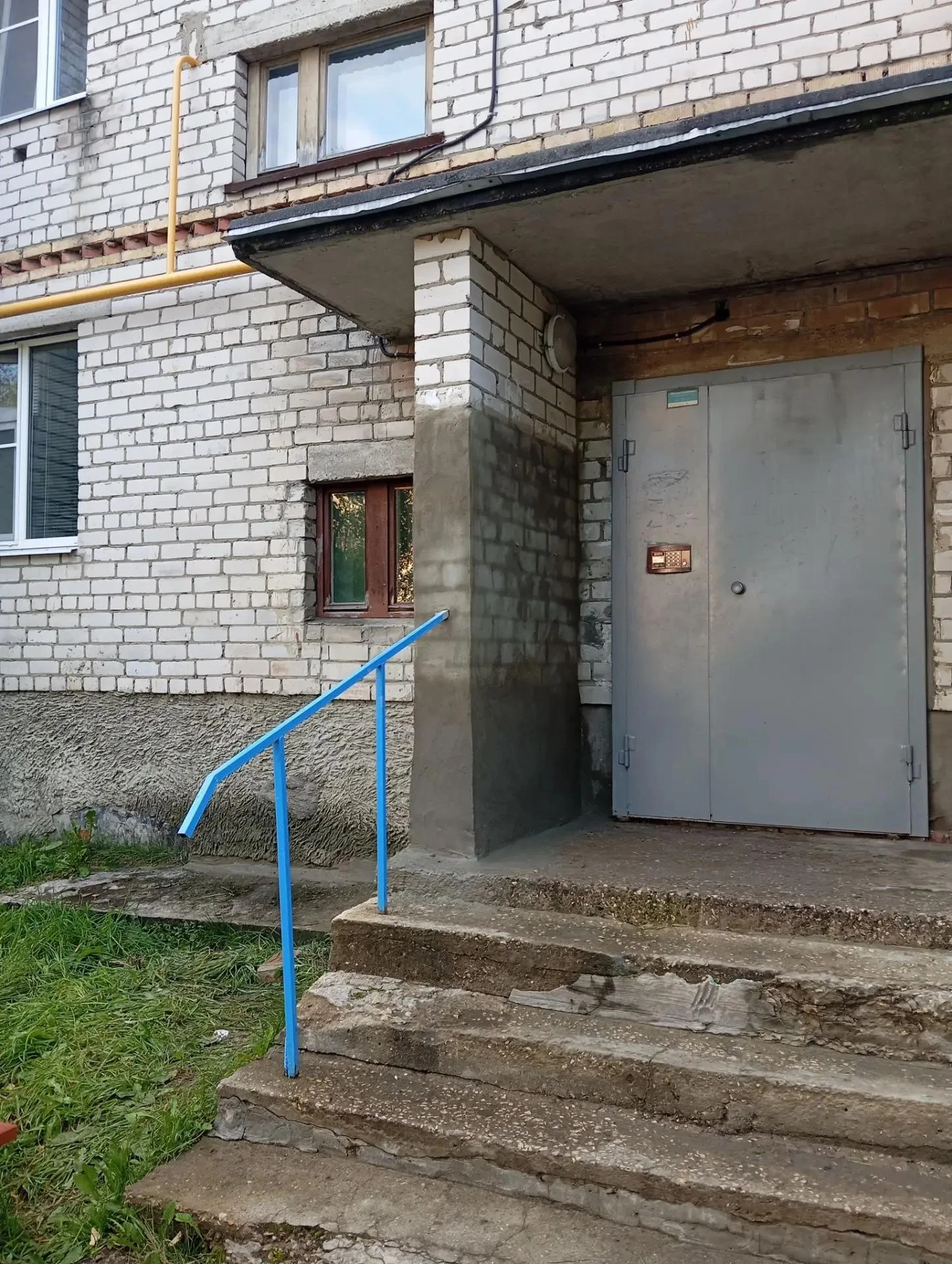 ⚒Выполнены работы по укреплению и оштукатуриванию входной группы
