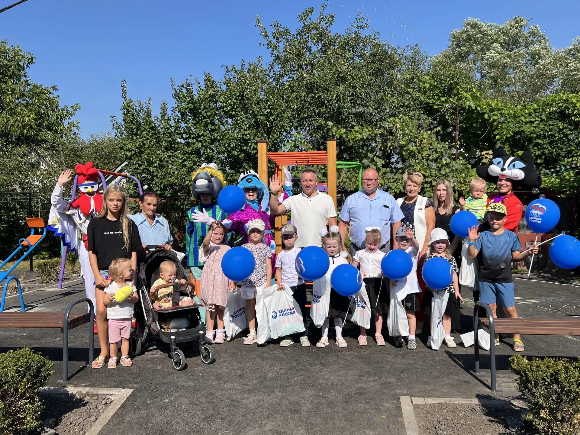 🎉 Во дворе дома 29 по улице Ленина теперь не смолкает детский смех! В поселке Борисовк...