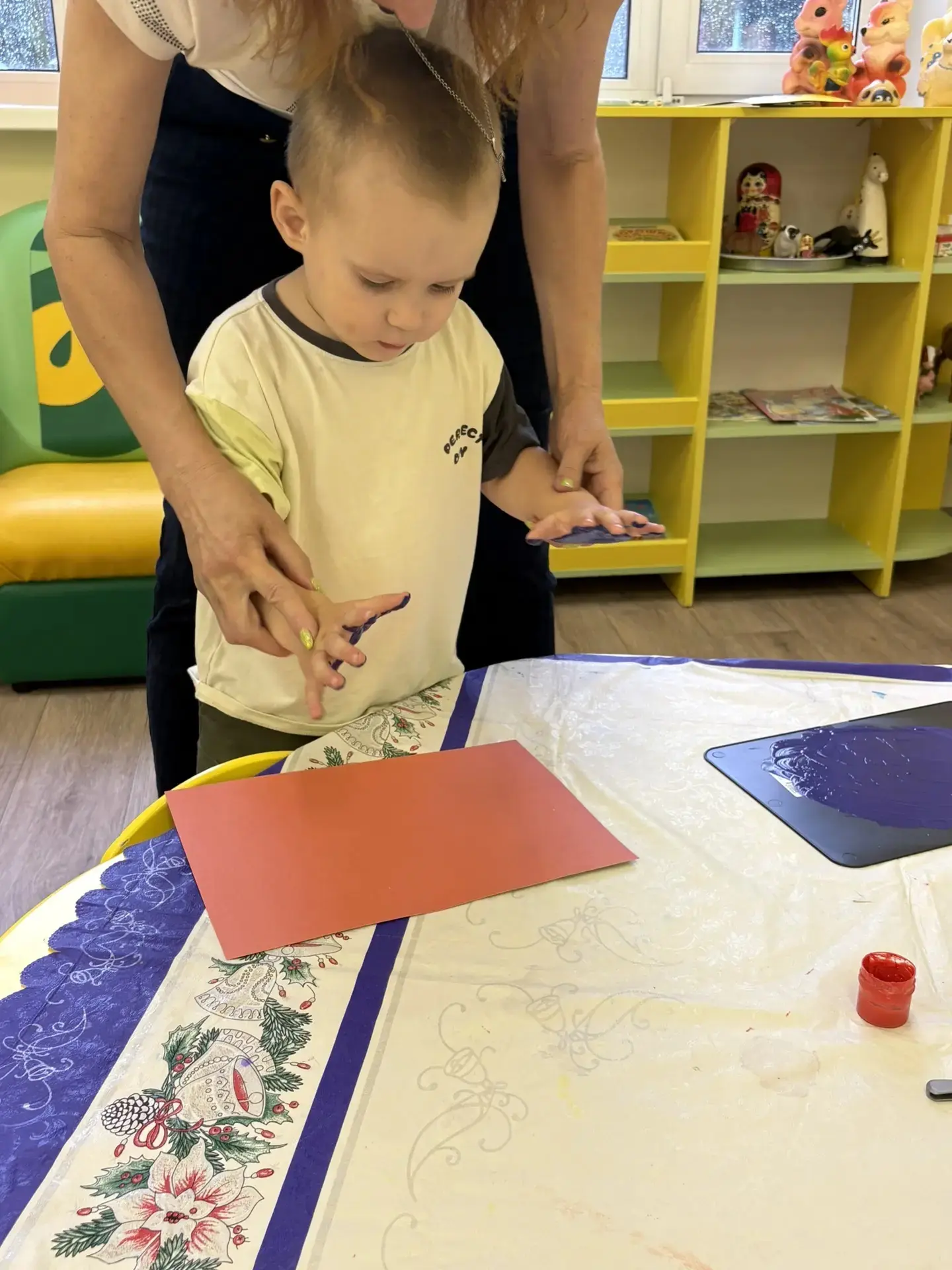 🦋 Волшебное превращение в ясельках!
Сегодня наши самые маленькие творцы знакомились с бабочками сам