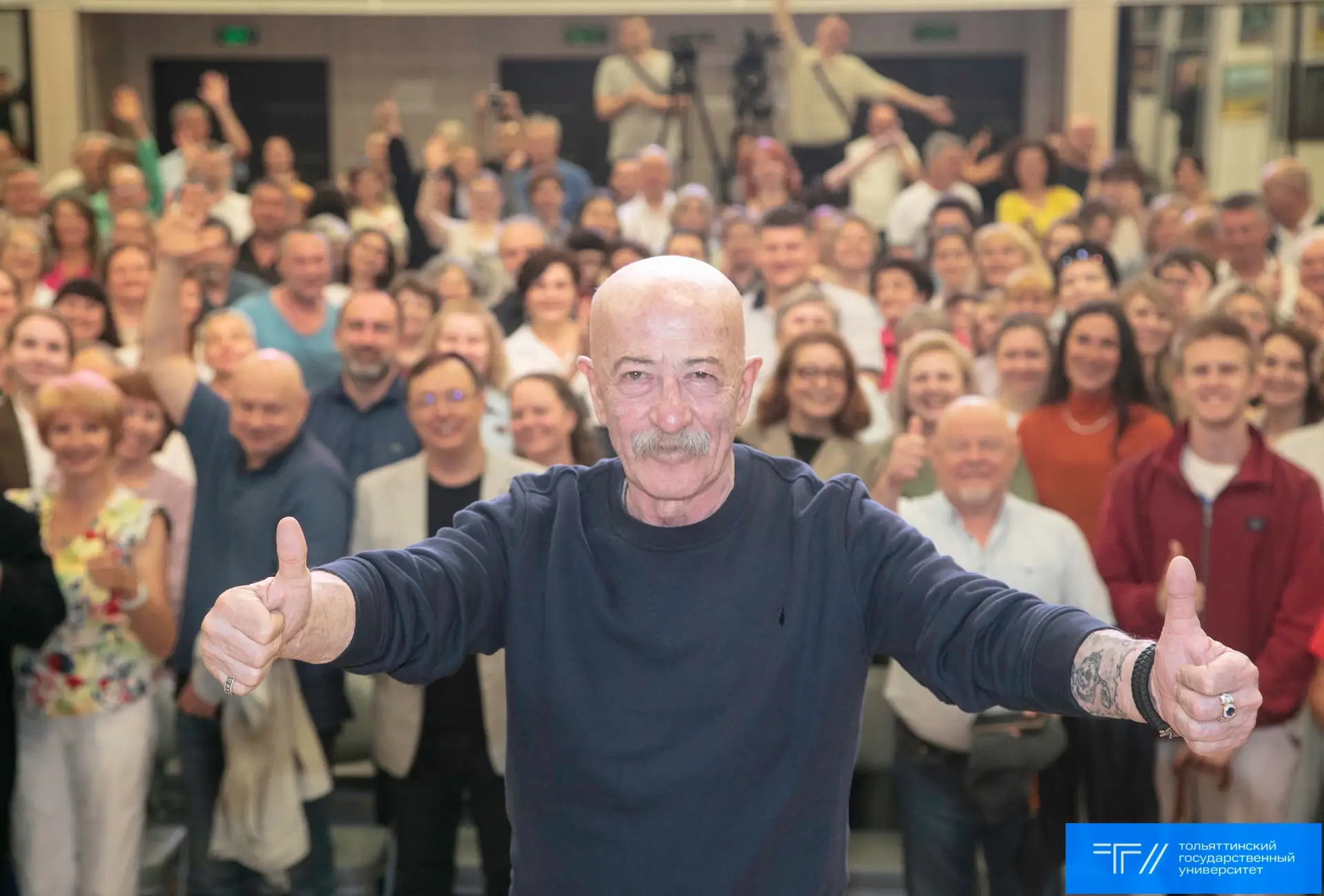 Без лишних слов! В ТГУ сегодня проходила встреча с человеком-легендой, Народным артистом России Алек