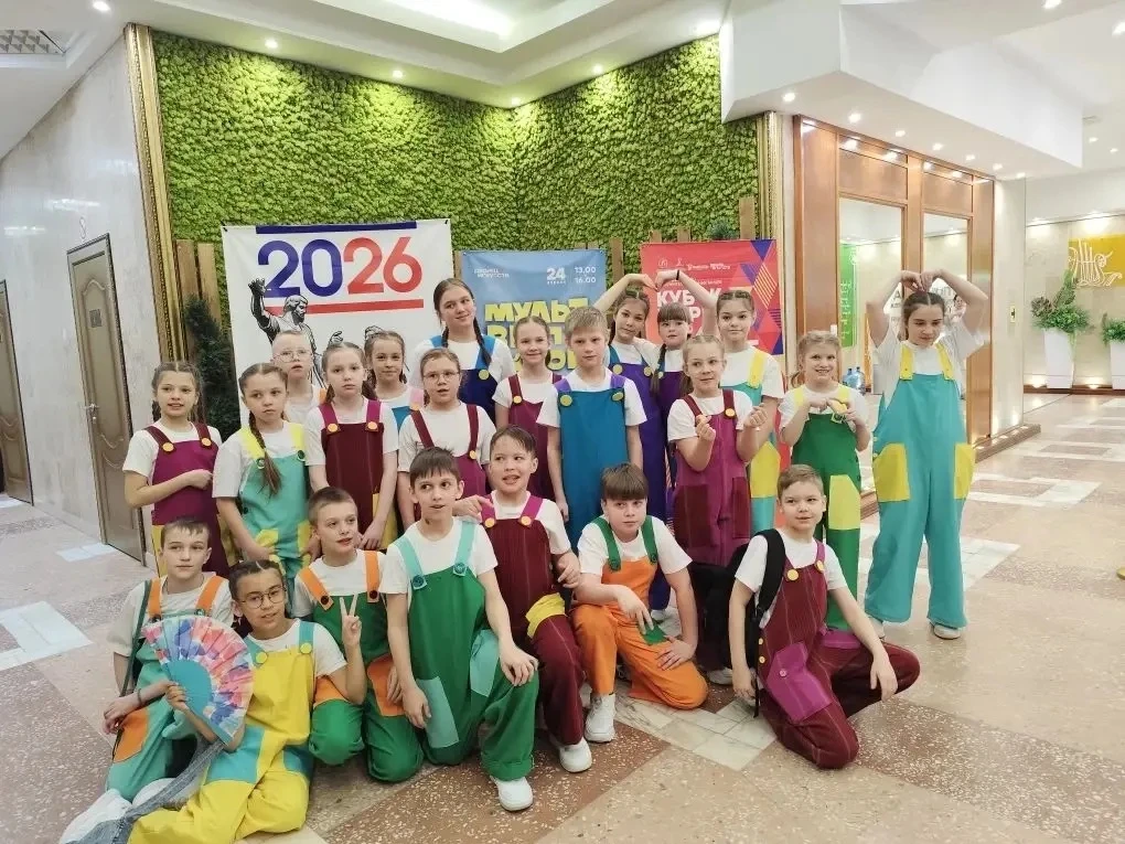 🎉 ПОЗДРАВЛЯЕМ🎉  Ученица 3В класса ДАРИНА  БИЛАЯ и её театральный коллектив стали абсолютными победит