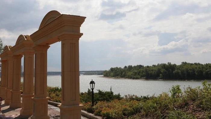 Шелест оценил ход благоустройства «Омской крепости»
