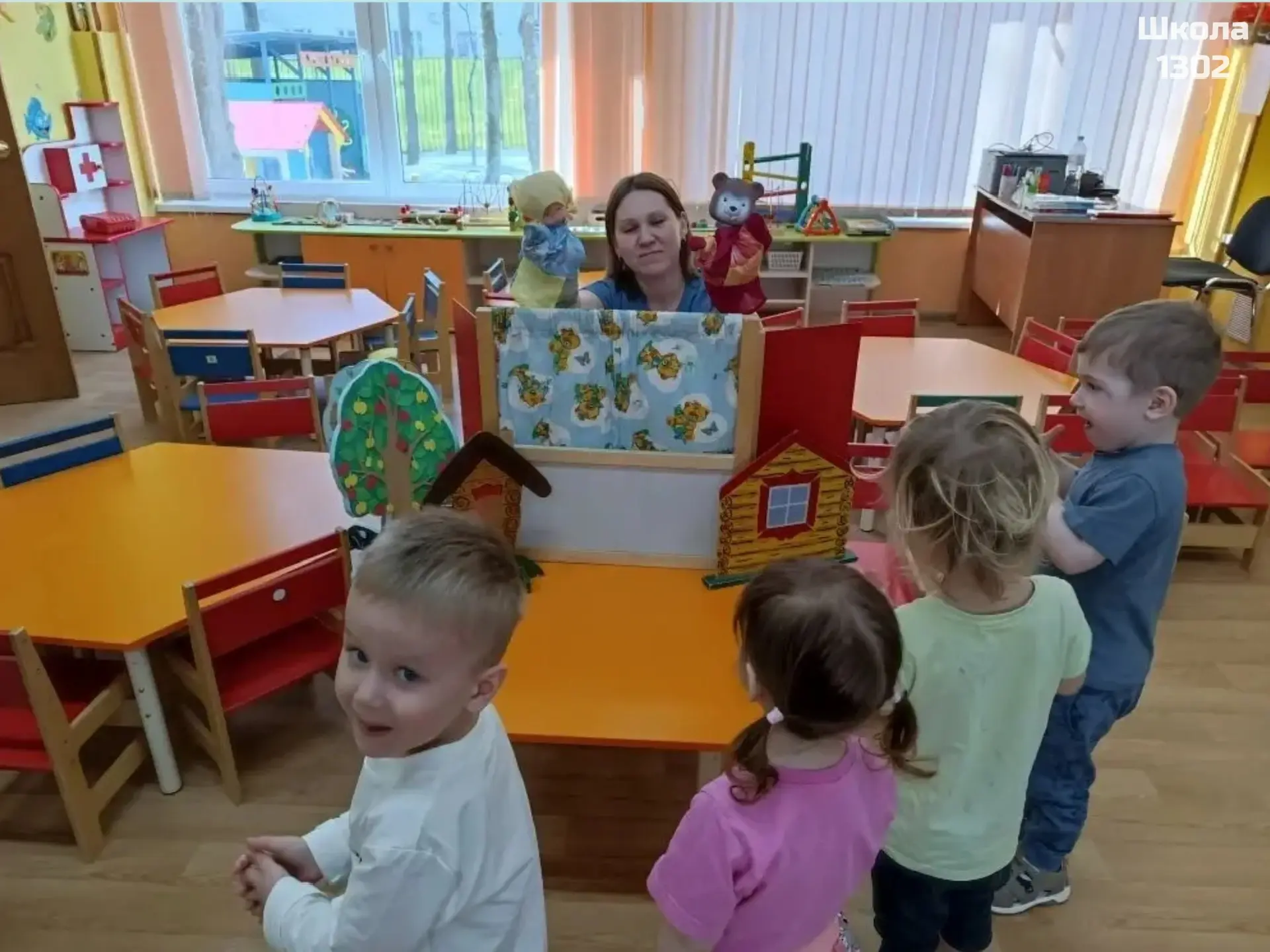 🎭 Наши дошколята занимаются творчеством!  На прошлой неделе мы поздравляли всех, кто любит сцену, тв