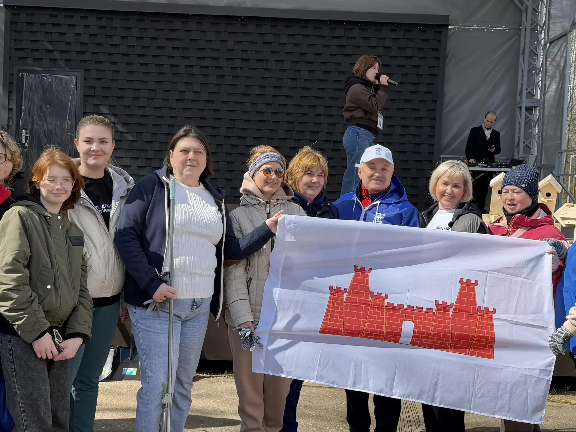 Более 150 участников и 300 мешков мусора: как в парке «Ривьера» Можайского округа прошел субботник  