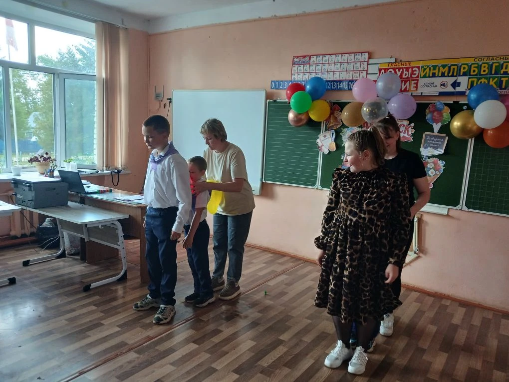 🎓 Выпускной 4 класса: новый этап в жизни!